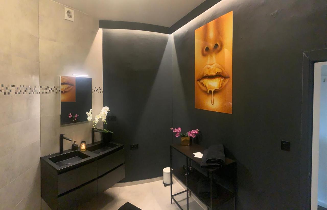 Sleep Inn - Black And Gold Loft Antwerp Cityview Екстериор снимка